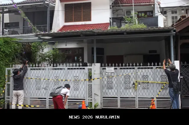 Pembunuh bocah 9 tahun ngumpet di kolong mobil, sempat todong pembantu dengan pisau
