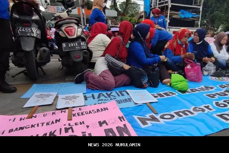 BREAKING NEWS: Ratusan eks karyawan Sritex geruduk PN Semarang, ini tuntutannya