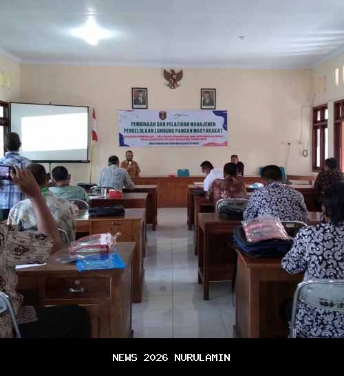 Pengurus Lumbung Dapat Pelatihan Manajemen Pangan Masyarakat
