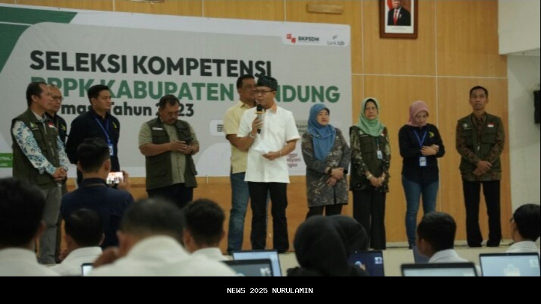 Pemkab Bandung Lantik 7.550 PPPK Paruh Waktu, Bupati Minta Tingkatkan Status Jadi Penuh