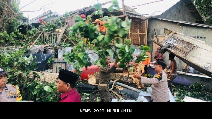 Angin puting beliung terjang Desa Menceh Lombok Timur, 40 KK terdampak