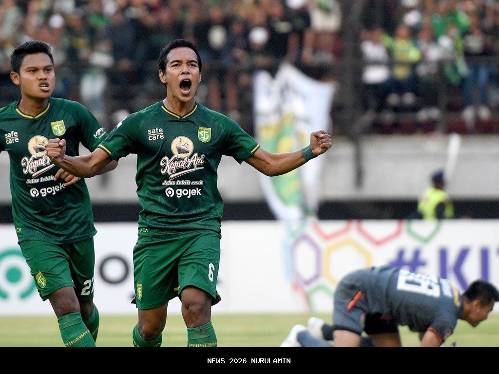 Carlos Parreira Siapkan Strategi Baru Hadapi Persebaya