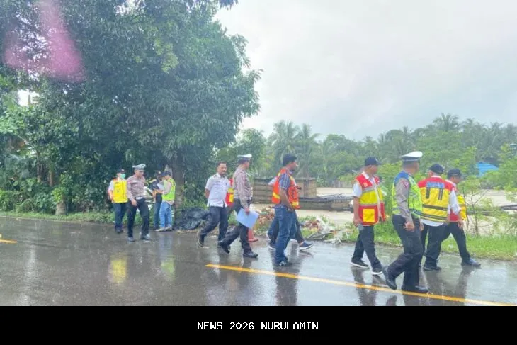 Mitigasi Kecelakaan, Bondowoso Pasang Lampu Navigasi di Titik Strategis