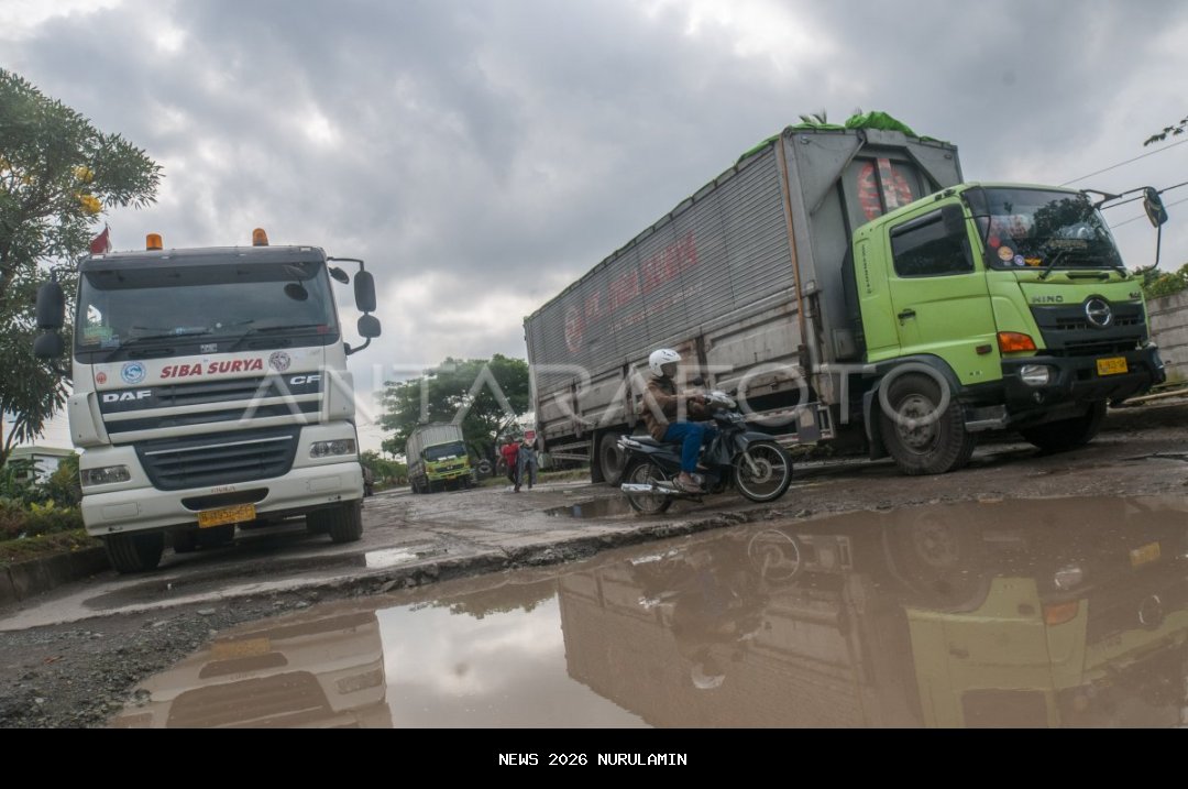 Banjir di Jalan Lingkar Selatan Cilegon dikeluhkan pelaku industri wisata