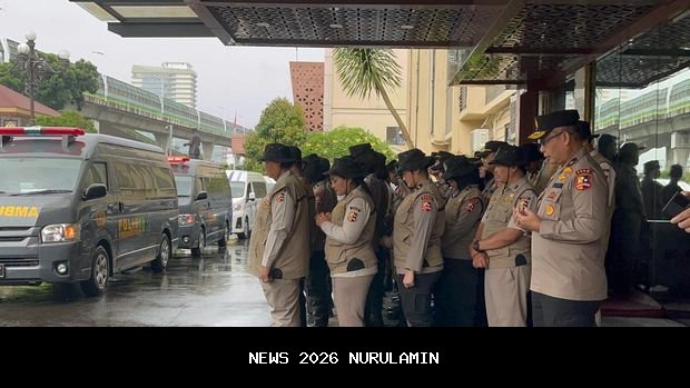 Polwan Bantu Korban Banjir dengan Trauma Healing di Lhokseumawe