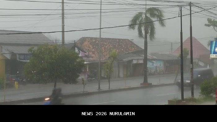 Prakiraan Cuaca Lampung Hari Ini: Waspadai Hujan Petir 27 Desember 2025