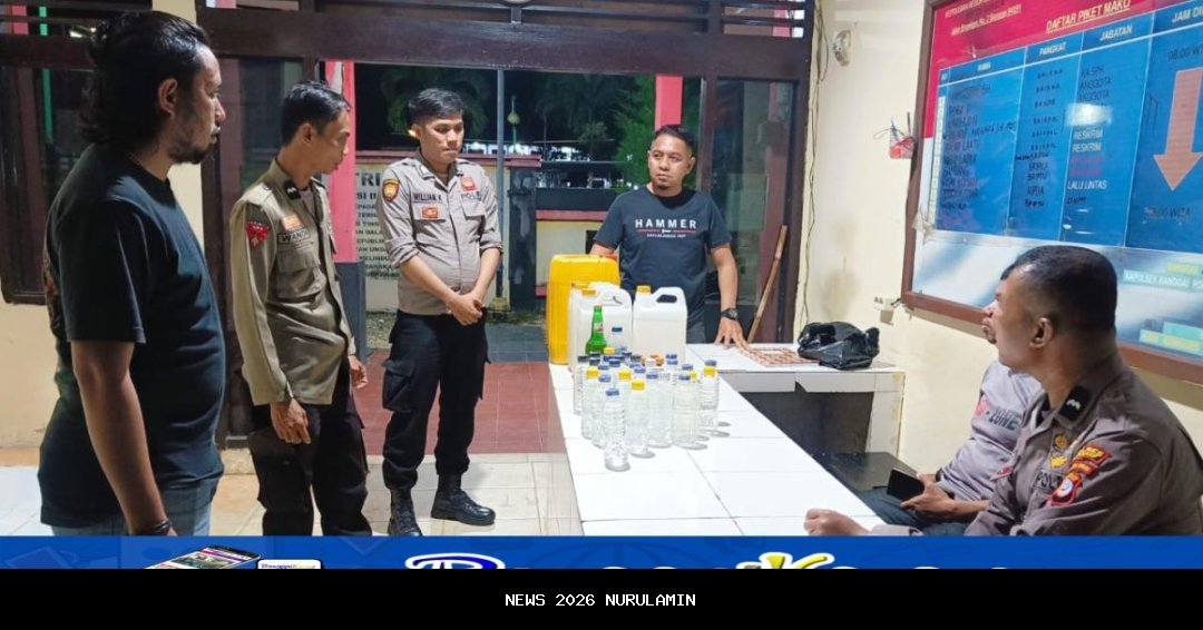 Polsek Pasirwangi Gencarkan Operasi, Ratusan Botol Miras Disita