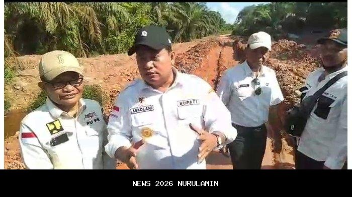 Askolani pantau pengecoran jalan di Air Batu Banyuasin, emak-emak protes dengan ucapan ini
