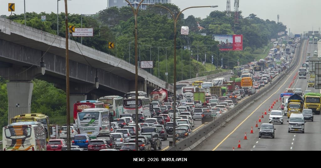 Korlantas Larang Kendaraan Sumbu Tiga Lintasi Jalan Tol Saat Libur Nataru