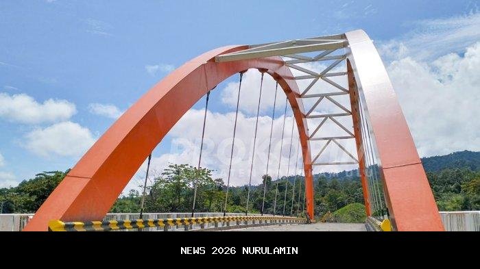 Populer Kaltim: Kapal Tabrak Jembatan Mahulu, Respons Masyarakat Bertemu Gibran di IKN