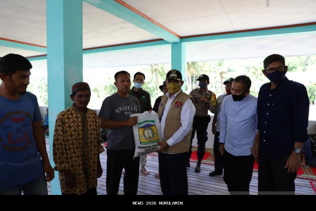 Teka-Teki Bupati yang Karaoke Saat Aceh Kebanjiran Bantuan