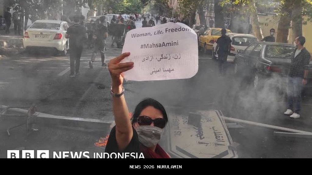 Perusuh dalam demo di Iran bakar Alquran dan 25 masjid, didalangi agen Mossad Israel dan CIA