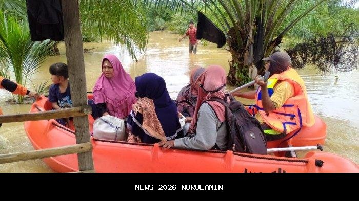 Kesaksian Khalis: Enam Kali Sehari Evakuasi Warga Terjebak di Sekitar Danau Lut Tawar