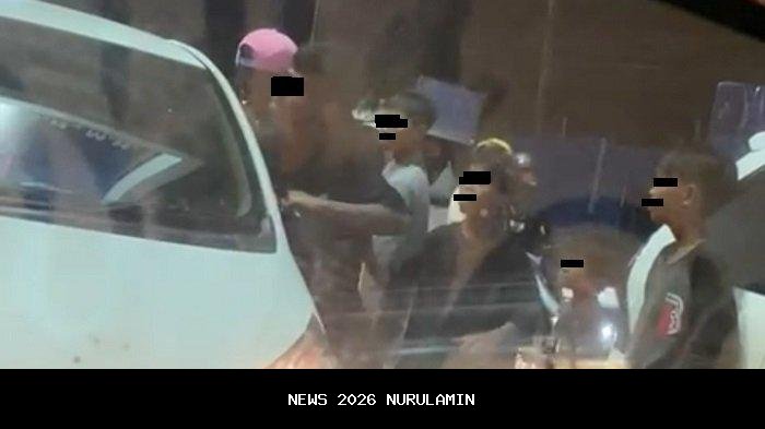 Pengamen Mengganggu di Sokaraja Banyumas yang Memaksa Pengguna Jalan