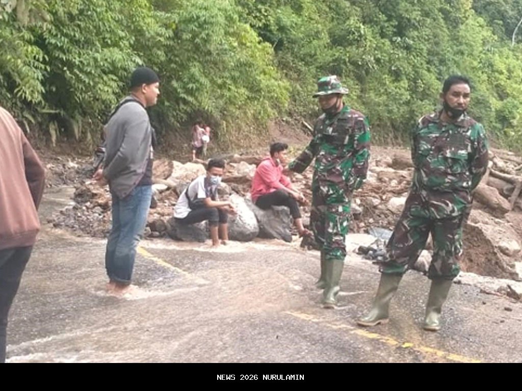 Sekda Aceh Pantau Kerusakan Jalan Gayo Lues-Agara dan Salurkan Bantuan Logistik