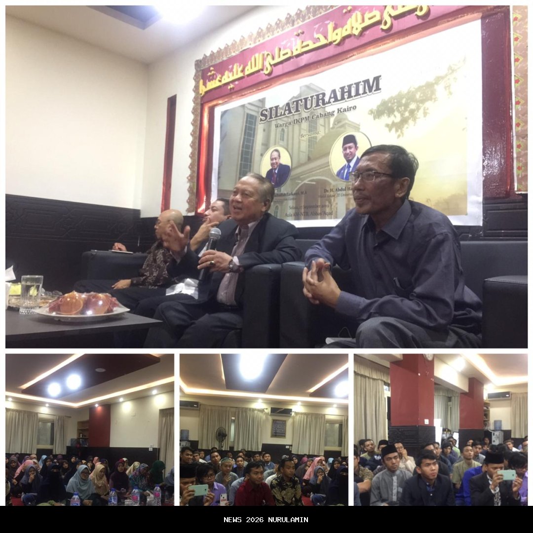 Jenazah KH Amal Fathullah Zarkasyi Diarak di Rumah Keprabon Gontor Ponorogo