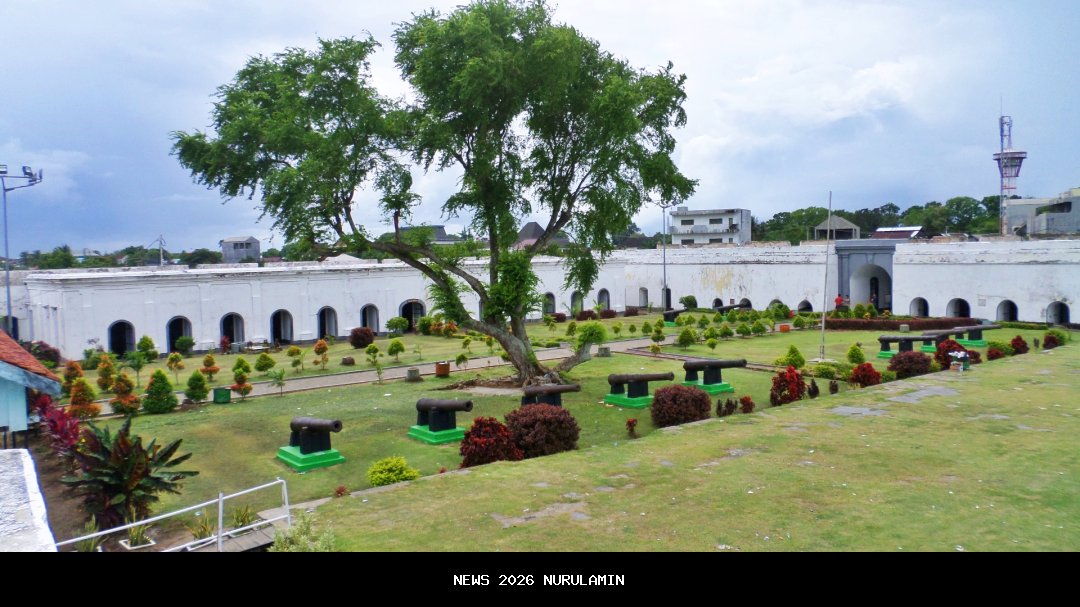 Libur Tahun Baru 2026, Wisatawan Padati Benteng Marlborough Bengkulu