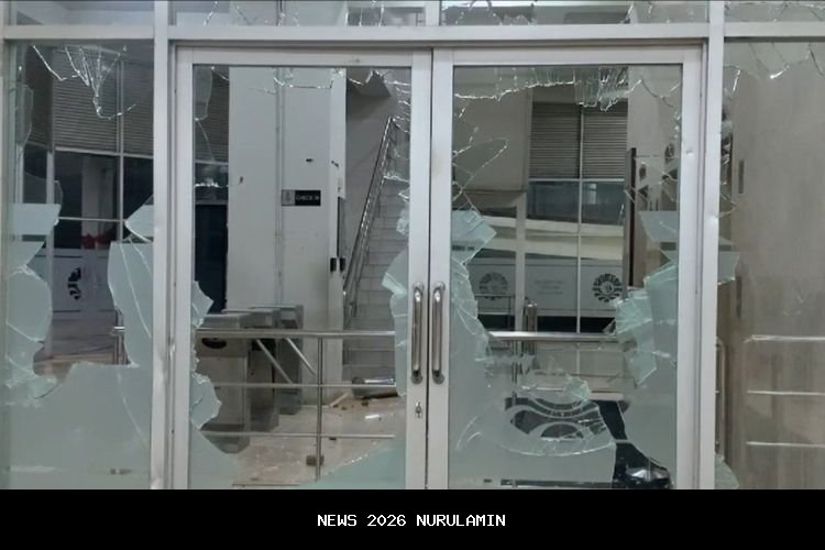 Pertikaian Warga dan Mahasiswa Pecah di Depan Kampus UNM Makassar