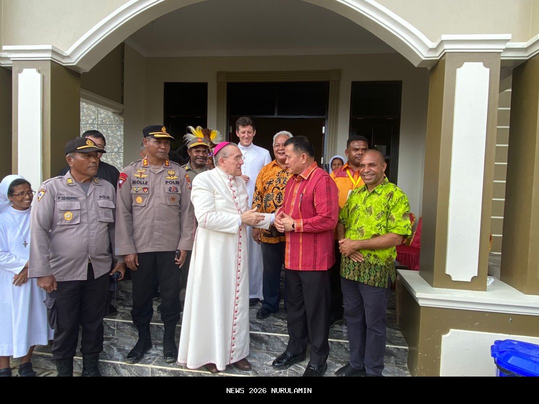 Kedatangan Sekda Maybrat ke Rumah Elisa di Tahun Baru 2026