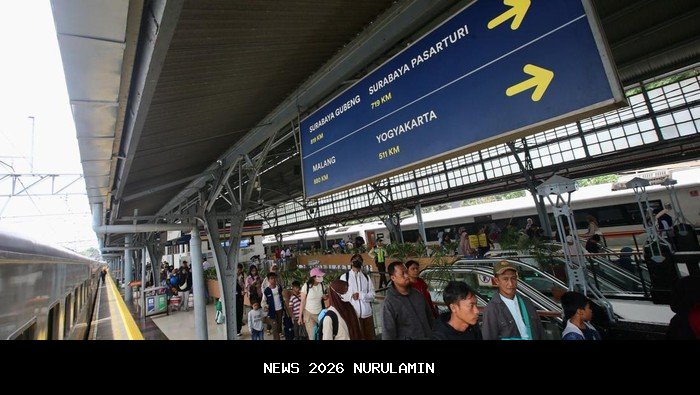 Menjelang puncak arus balik Nataru, stasiun dan terminal mulai ramai