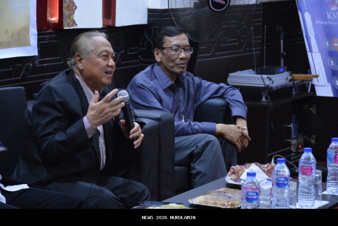 Jenazah KH Amal Fathullah Zarkasyi disemayamkan semalam di rumah Keprabon Gontor Ponorogo