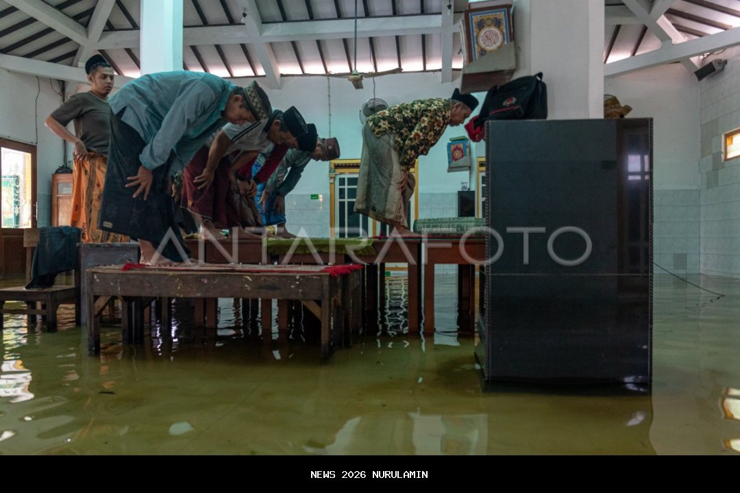 Kisah Kakek Arman: Kain Shalat untuk Kenangannya di Banjir Bandang Sumut