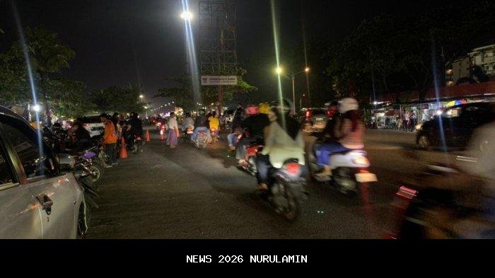 Tahun Baru 2026 di Pantai Padang Lebih Sunyi, Pedagang Mengeluh