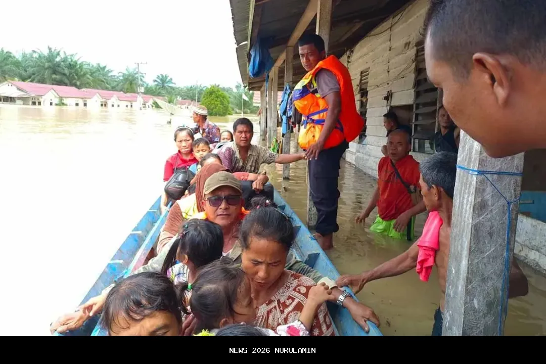 Polri kerahkan dua beko untuk percepat pemulihan pascabanjir di Langkahan Aceh Utara