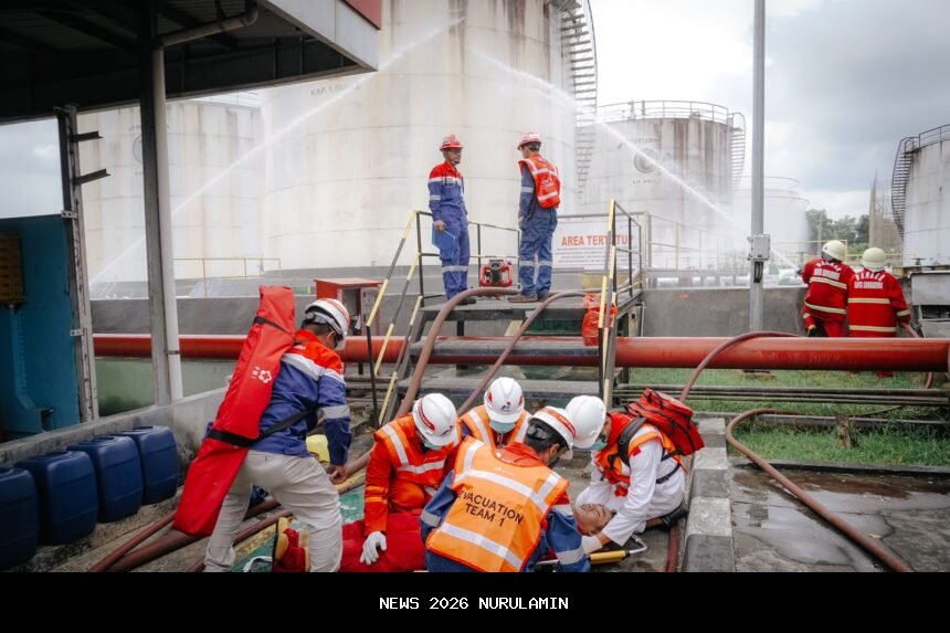 Simulasi Darurat: Pertamina Patra Niaga Tangani Kebakaran Truk Skid Tank dengan Cepat