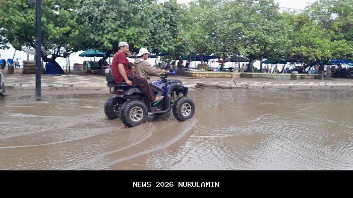 Menghadapi Nataru, Pangandaran berupaya atasi genangan air di jalan wisata