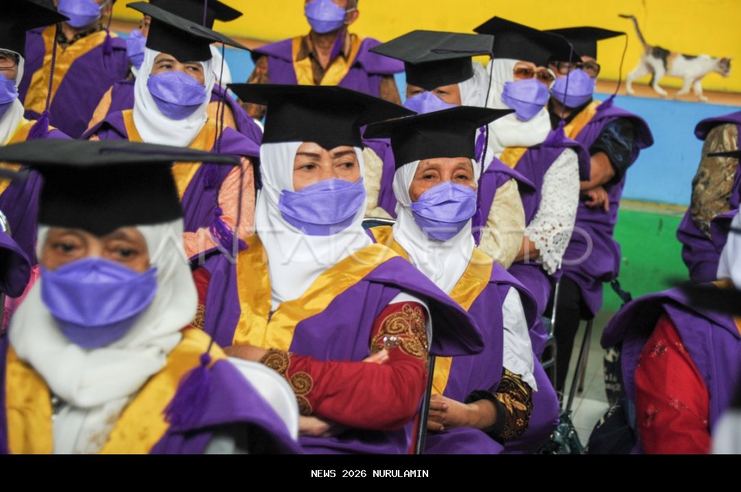 Wisuda Lansia Hiasi Perayaan Harganas ke-32 di Tanah Bumbu